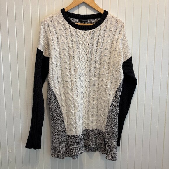 Colorblock Cable Knit Sweater Crew Neck - METAPHOR - Picture 1 of 8